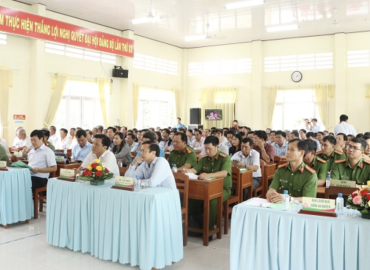 Bí thư Tỉnh uỷ dự Ngày hội toàn dân bảo vệ an ninh Tổ quốc tại xã Ba Sao
